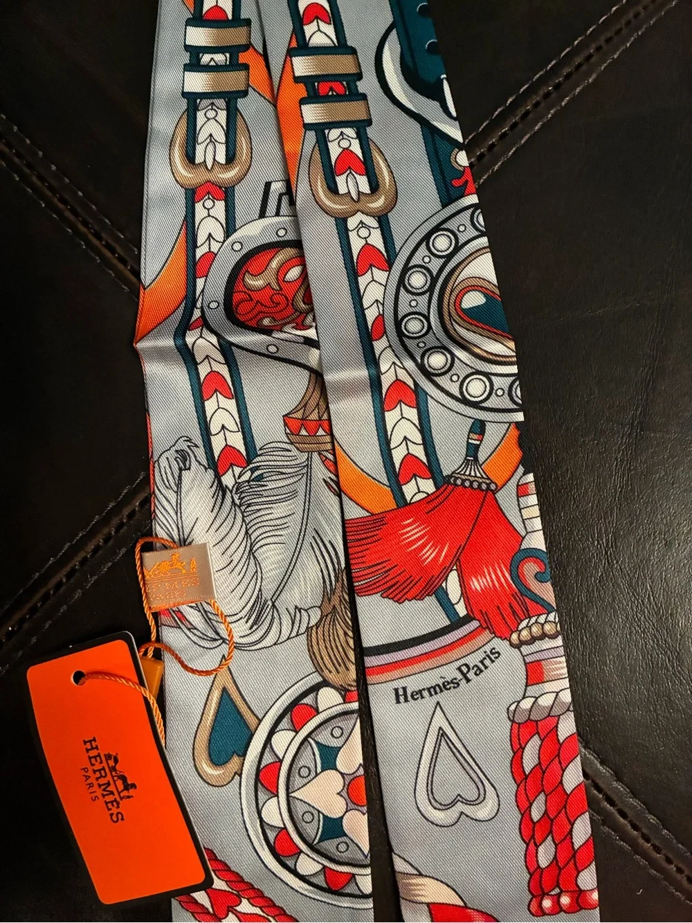 Hermes. Harnais de Coeur 100% Silk Twilly